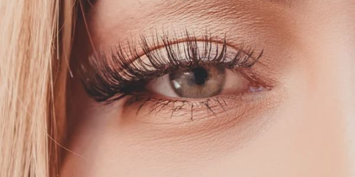 The Ultimate Guide to Color Eyelash Extensions, Eyelash Magnetic Extensions, and Fake Eyelash Extensions