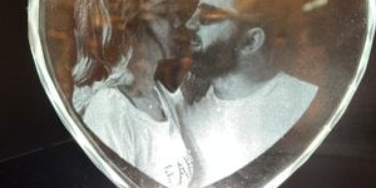 3D In Texas Brings The Amazing 3D Photo Crystal Gifts For Couples