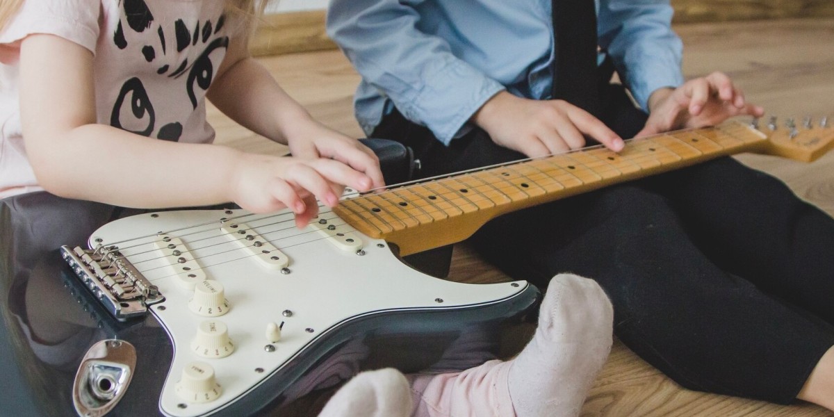 How to Stay Motivated While Taking Guitar Lessons in Toronto