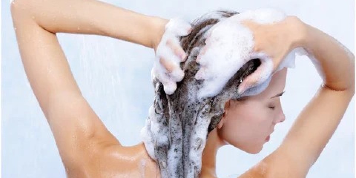 How to Wash Your Hair the Right Way For Their Healthy Growth!
