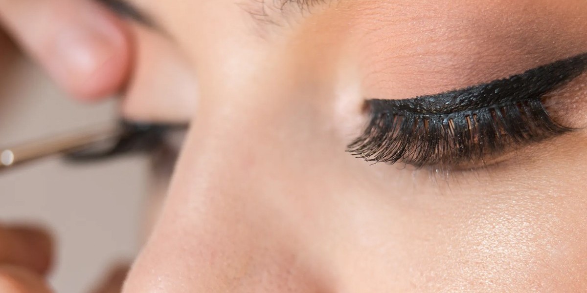 Get A Subtle Look Using The Classic Curl Lashes 80 Pcs Near Mid-Town