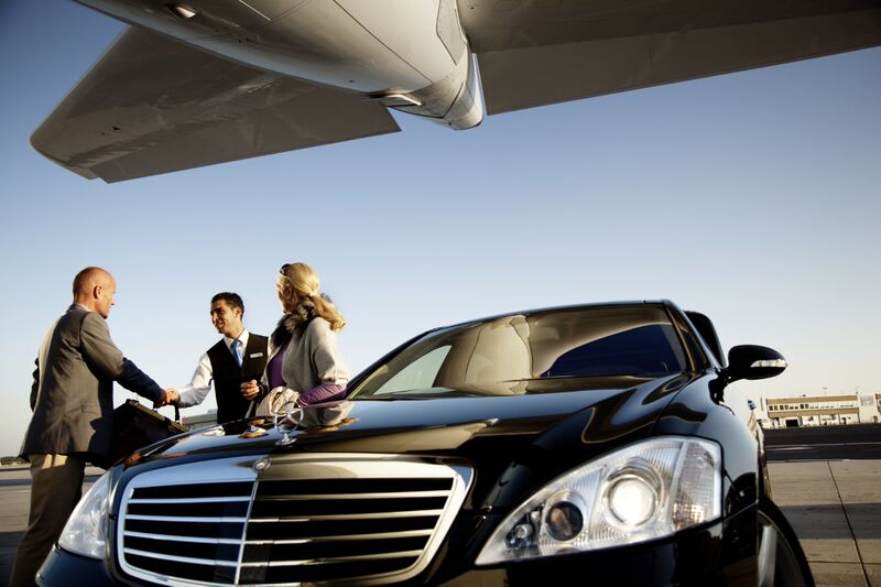Dubai Airport Limousine Service | Limo Service to Dubai Airport
