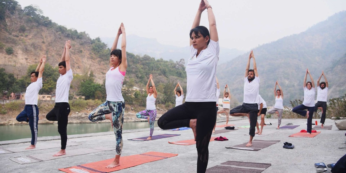 Journey to Inner Harmony: 14-Day Yoga Retreat in Rishikesh with Pratham Yoga
