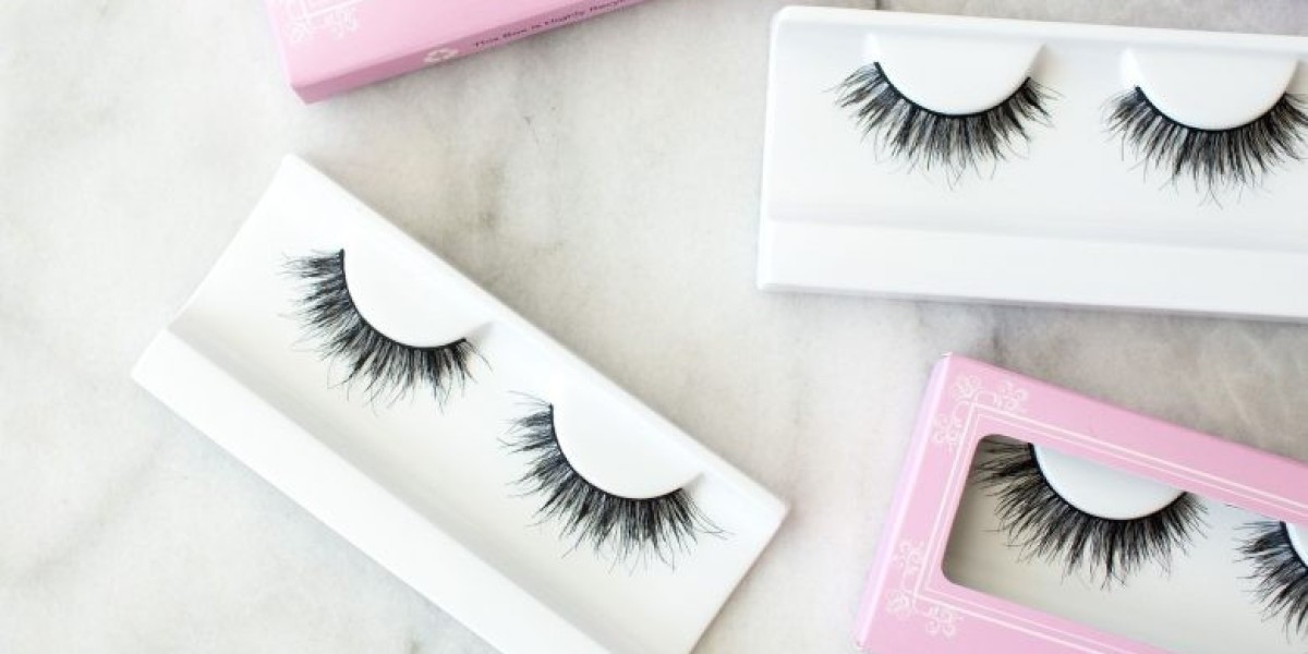 Eyelash Custom Packaging: Your Lashes Deserve a VIP Suite!