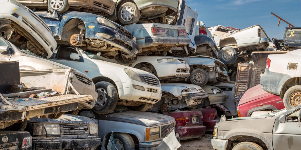 Top 5 Benefits of Using Scrap Car Removal In Dearborn, MI