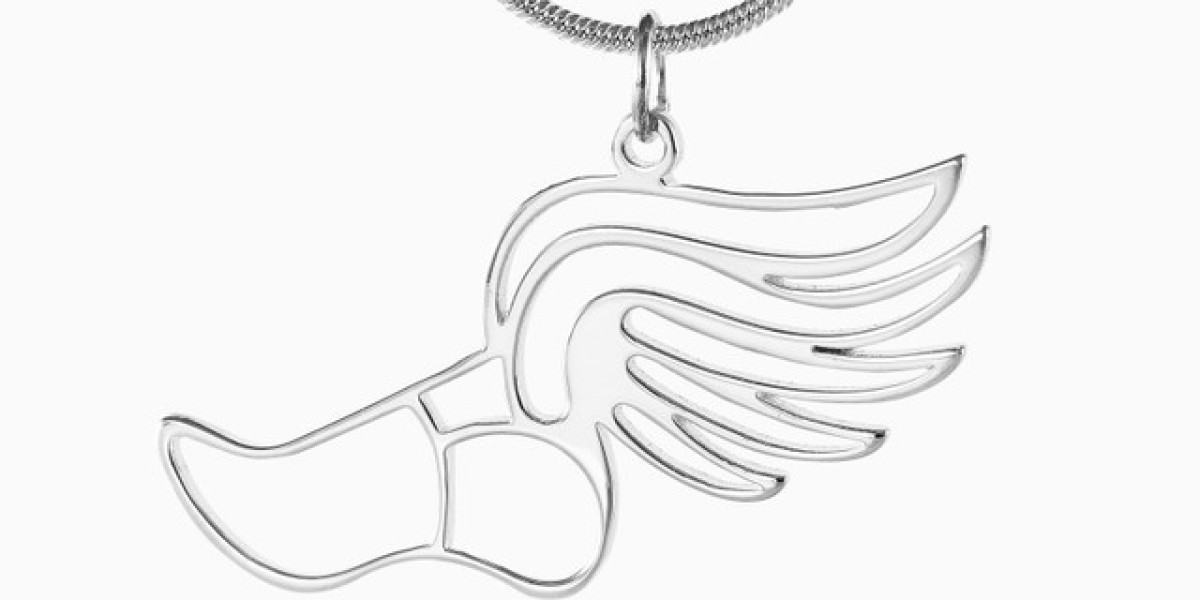 Winged Splendor: Exploring the Mythical Hermes Necklaces