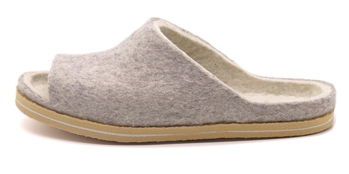 Warmth and Style Combined: Best Wool House Shoes of the Year