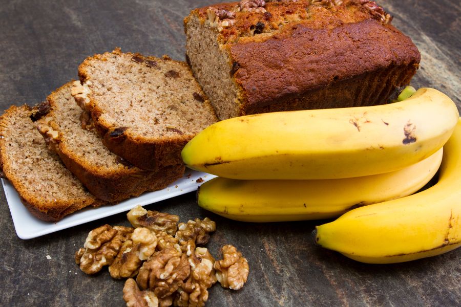 Aunt Holly's Banana Bread: The Best Recipe for Moist and Delicious Banana Bread - Chili Recipe