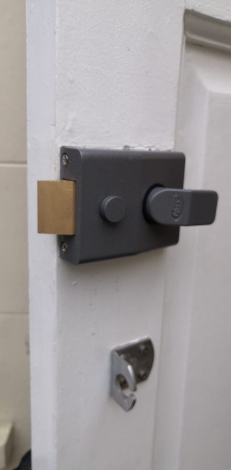 Front door lock sticking - SW Locksmith Emergency Service 24/7